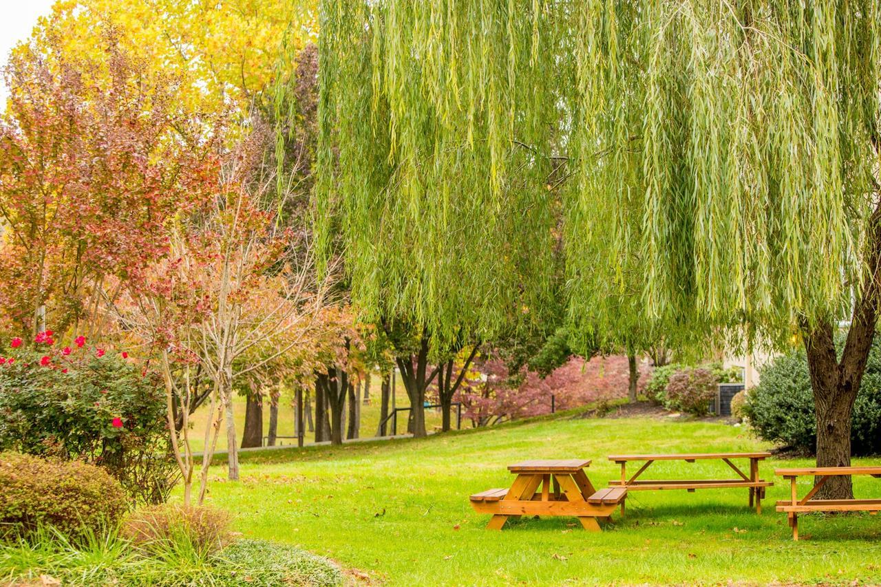 Conference Center Hotel At Valley Forge Oaks Buitenkant foto